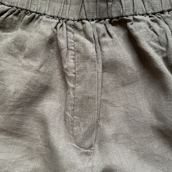 Everlane linen boxer style shorts - Picture 4 of 7
